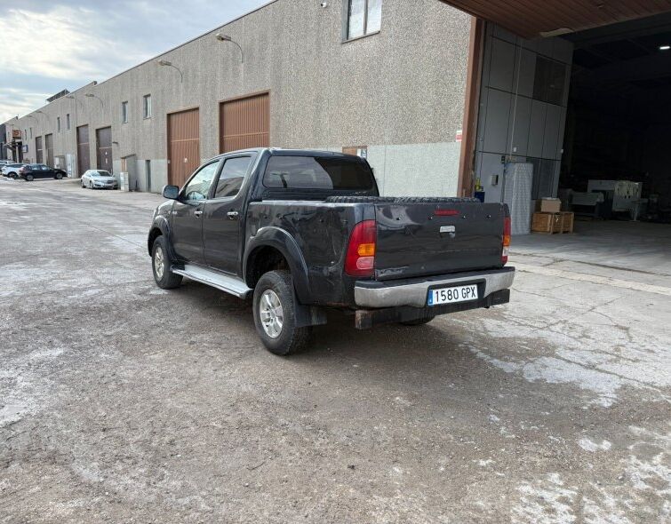 TOYOTA  HILUX